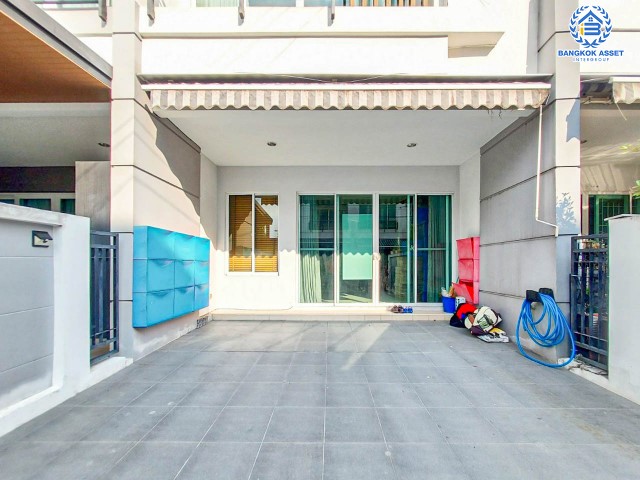 *****ทาวน์โฮมมือสองย่านกรุงเทพมหานคร ม.บ้านกลางเมือง สาทร-ราชพฤกษ์ คุณภาพระดับ AP เนื้อที่มากถึง 21.1 ตร.ว. ฟังก์ชัน 3 ห้องนอน 3 ห้องน้ำ 2 ที่จอดรถ บนทำเลยอดเยี่ยม เชื่อมต่อถ.ราชพฤกษ์ ใกล้รถไฟฟ้าถึงสองสาย ทั้งสายสีม่วงและสายสีเขียว "สถานีบางหว้า" ราคาถูกสุดในโครงการ!